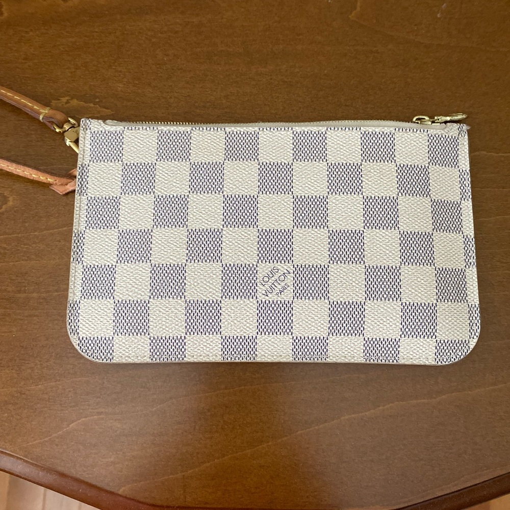 Louis Vuitton Neverfull Pouch Authentic